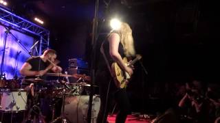 Joanne Shaw Taylor  .  Mud , honey .  Live Paris 2015