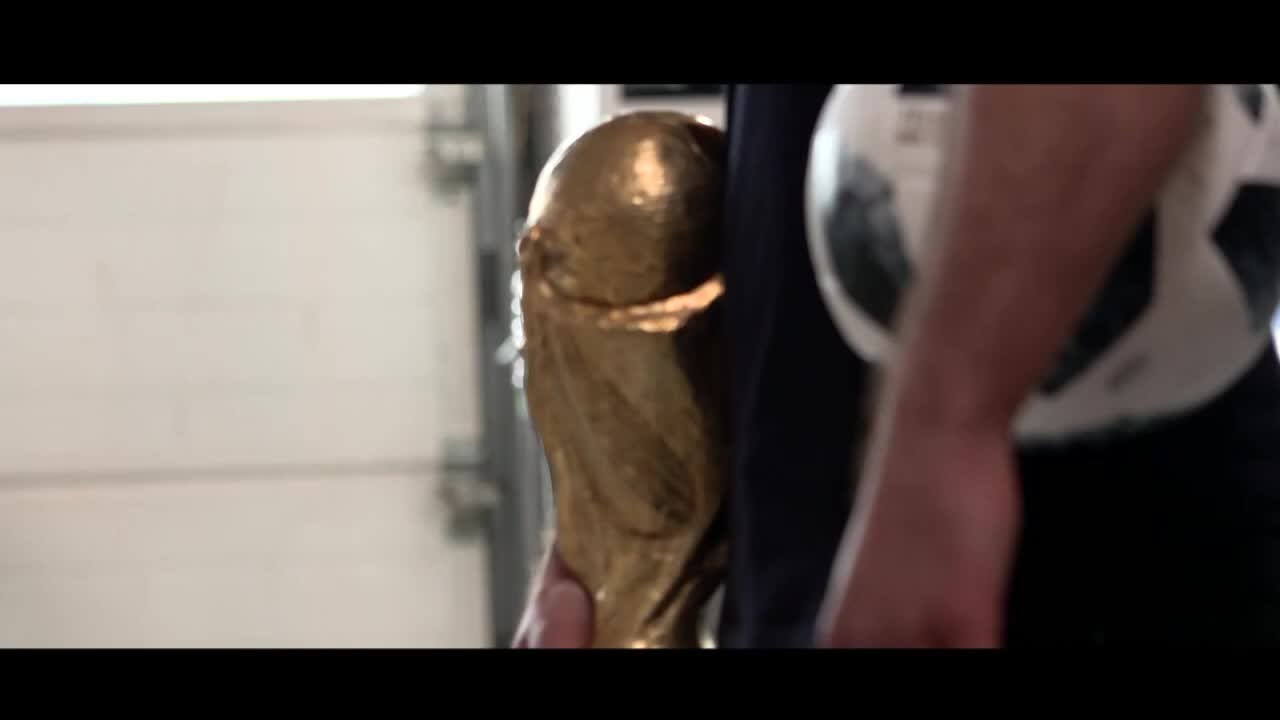 Behind The Scenes mit Mario Götze und Paul Ripke