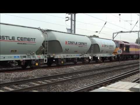(HD) 60017 EWS DB rumbles through West Hampsted Thameslink working the 6F93 15.8.12