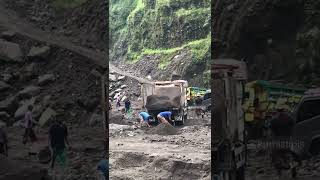 Download lagu Penambangan pasir manual di tambang pasir kali gendol Merapi mp3