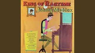 Gimme a Little Kiss, Will Ya Huh