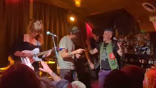 Escape From the Zoo - Learnin' Curve - 9/1/23 Kung Fu Necktie