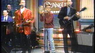 The Monkees perform on the Rosie O&#39;Donnell Show (1996)