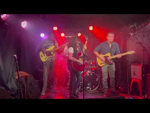 Emi B - Live @ladamedecantonconcerts