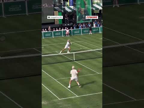 😍🇨🇭 LE BONBON ! Roger Federer nous RÉGALE en exhibition #federer #tennis #shorts