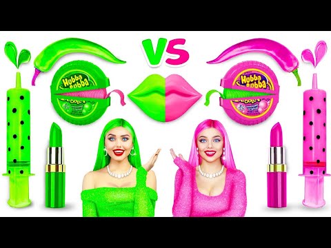 24 horas comiendo bocadillos y dulces de un color! Comida VERDE vs ROSA todo el día por RATATA BOOM