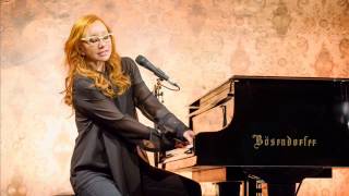 Tori Amos Covers &quot;Three babies&quot; by Sinead O&#39;Connor