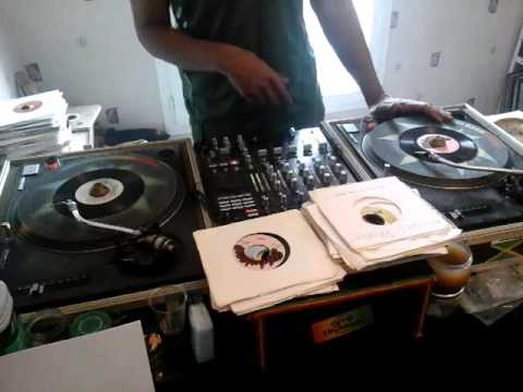 Mix Reggae Session Roots 1982/2012 - Selecta Douroots