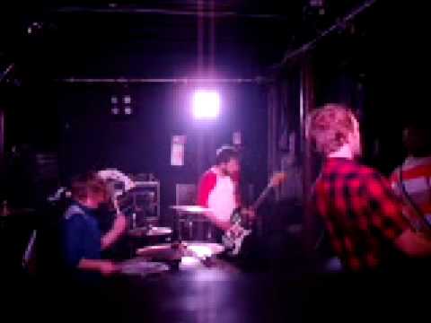 film/happiness is a weakness/edith - the hot melts