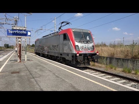 E 494 deviata al binario di precedenza alla stazione di Torricola (RM)