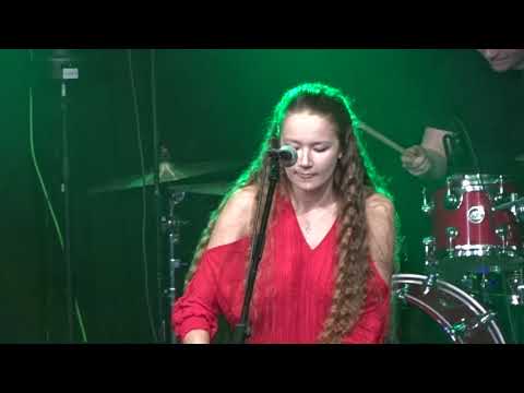 GIN RED Live @Bonn Brückenforum – TOYS2MASTERS – Focus