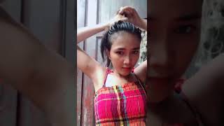 Download lagu Ketek cewek cantik sambil ikat rambut.. real no efek 🤤😍 mp3 Download lagu Ketek cewek cantik sambil ikat rambut.. real no efek 🤤😍 mp3