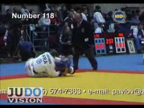 JUDO 2004 Super World Cup: Khasanbi Taov (RUS) - Frederic Demontfaucon (FRA)