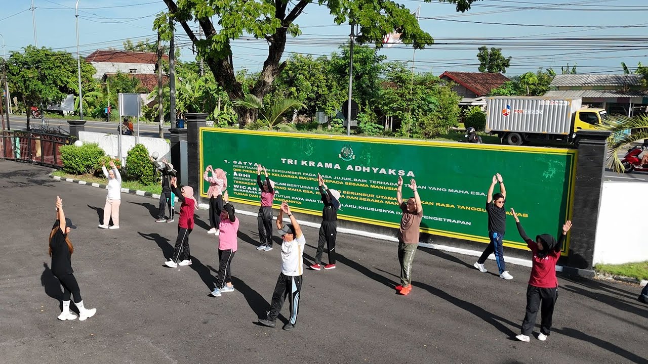Giat Senam pagi dilanjutkan Sarapan bersama Jum'at 12 Januari 2024