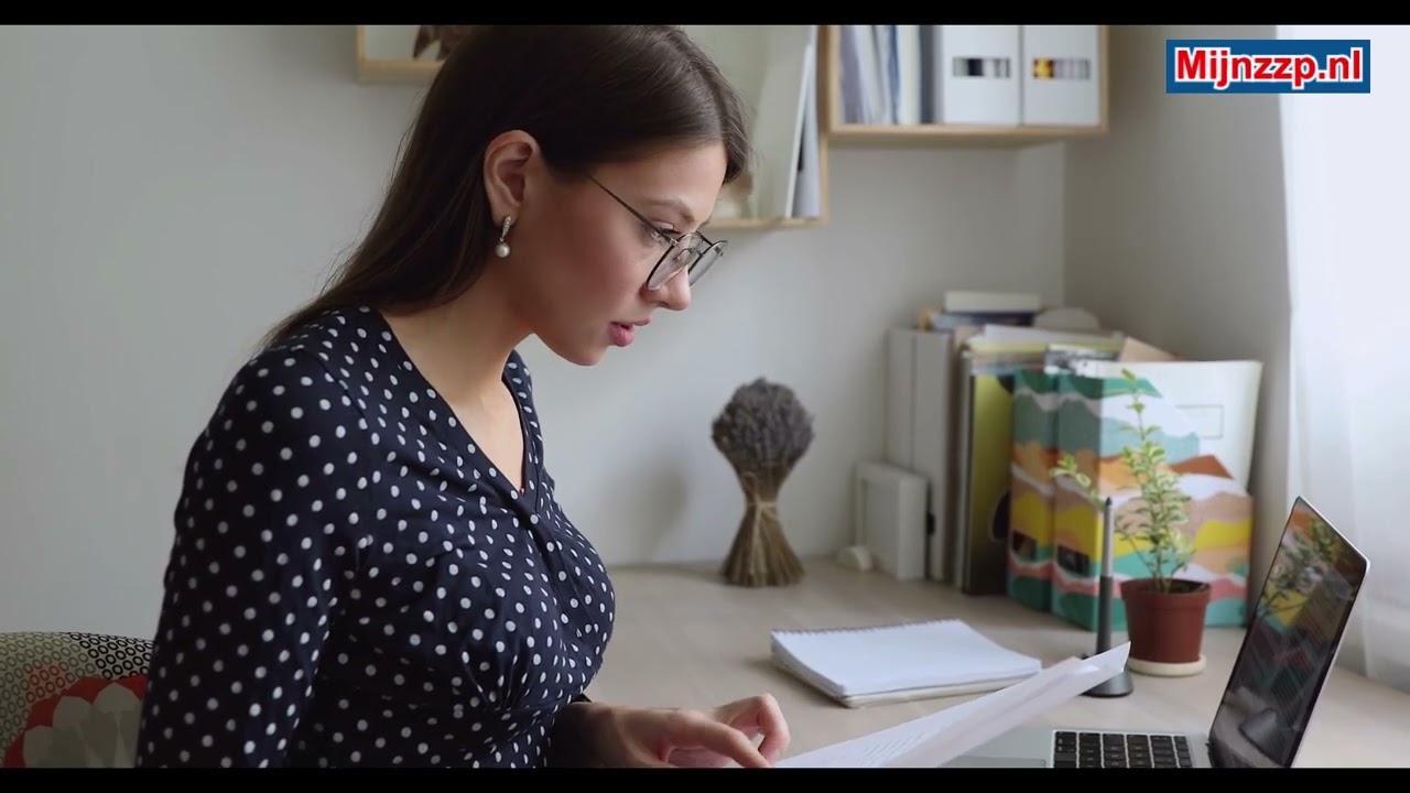 What does a legal assistant do?