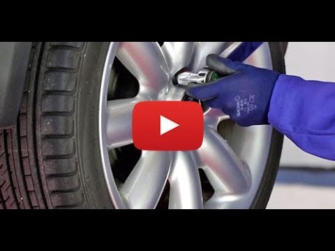 Wie man Muttern und Schrauben mit einem Drehmomentschlüssel anzieht