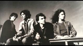 Cowboy Junkies - I'll Never Get Out Of These Blues Alive