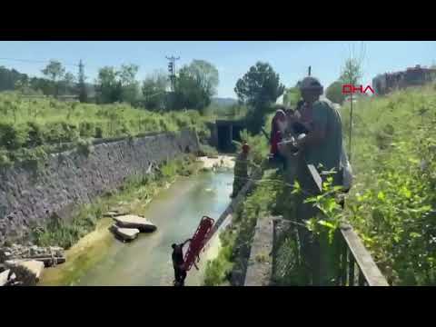 Otomobil dere yatağına devrildi: 3 yaralı