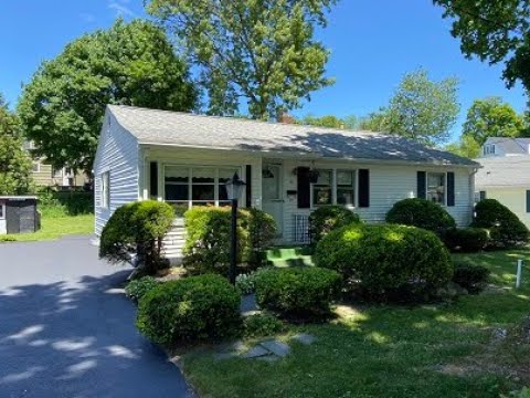 24 Seminole Dr, Worcester, MA 01603