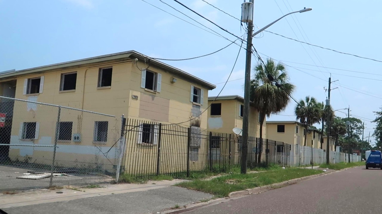 EXPLORING FLORIDA'S LARGEST CITY / JACKSONVILLE'S RAW STREETS AND HOODS