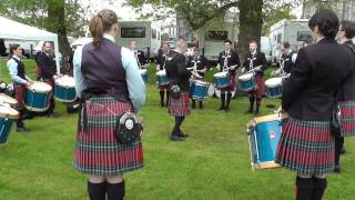 preview picture of video 'Enniskillen 2014 - Field Marshal Montgomery Pipe Band Drum Corps - warming up'