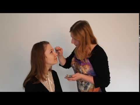 Работаю в студии с прекрасной моделью.