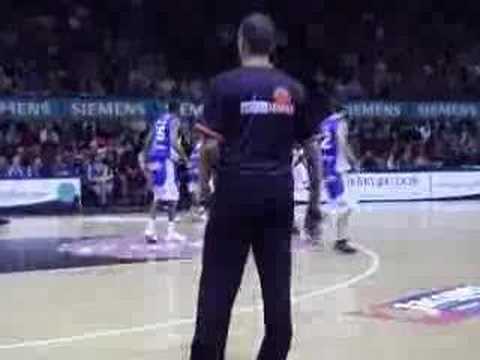 41 17-11-07 BCO-Mons - Score van Chuck Davis, assist Titus.m