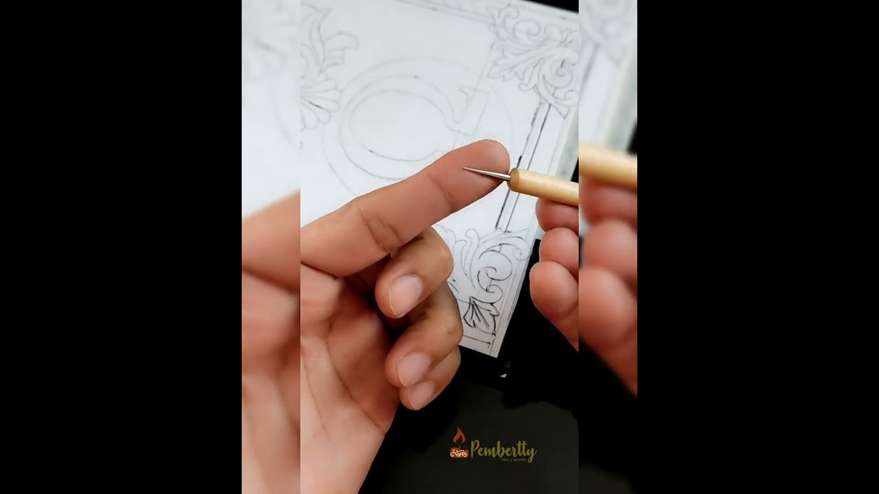 tallando sobre parafina - placa para realizar molde para el cirio pascual