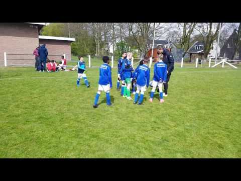 Voor de 1e wedstrijd bij het Paastoernooi van VVO op 16-4-2017