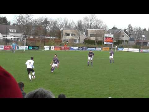 Mirkula Ristic zet SHO op 1-0 tegen Bruse Boys