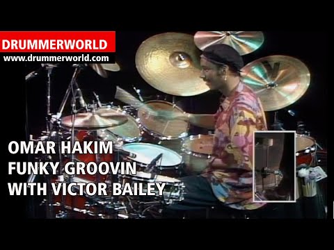 Omar Hakim: Funky Groovin with Victor Bailey - #omarhakim  #funkygroove  #drummerworld