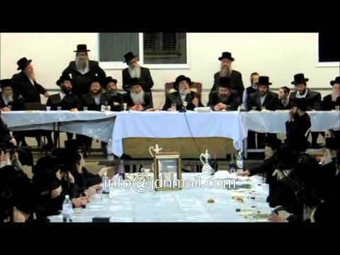 Visnitz Rebbe Conducting yahrtzeit Tish For the "Imrei Burich" - Kislev 5773