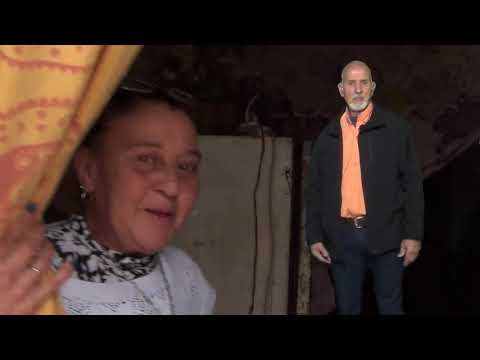 VECINA DE PUEBLO SAN LUIS EN DEPARTAMENTO DE ROCHA-URUGUAY AGRADECIENDO LA AYUDA DE LOS VECINOS .