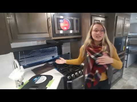 2023 ROCKWOOD ULTRA LITE 2706WS (Dual Awnings, Camp Kitchen, Bunks)