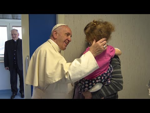El Papa hace visita sorpresa a los niños de hospital pediátrico