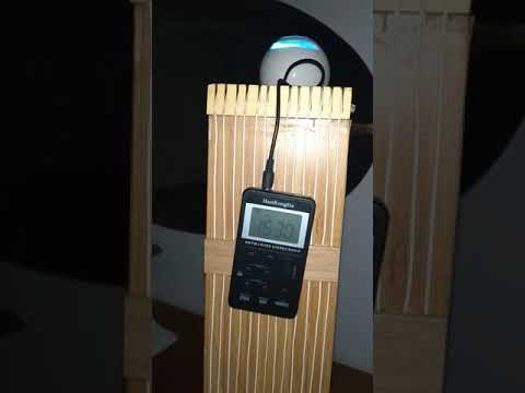 Testing the little HanRongDa HRD-103 on 1530 kHz tuning VOA Africa in Sao Tomé