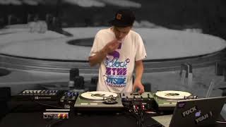 Video thumbnail for DJ Native Instruments Traktor Scratch A6 by Starlights Fabbrica di Effetti Speciali