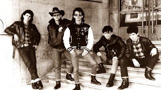 Veneno en la Piel- Radio Futura- Letras- HD