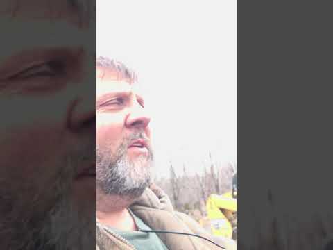 Setting a log up to cut in a lucas sawmill