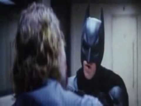 Pimeen ritarin kuulustelu, dubbaus (Dark Knight finnish dub)