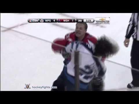 Chris Thorburn vs Matt Hendricks Jan 22, 2013