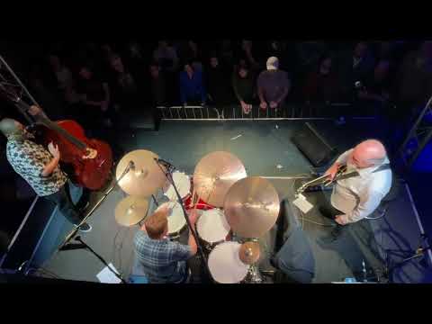 Bill Stewart extended Drum Solo - John Scofield Trio Live at The Forge