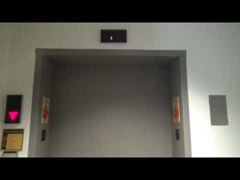 Montgomery Vector Hydraulic Elevator at Hesburgh Center for International Studies in Notre Dame, IN