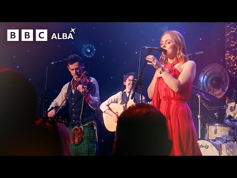 Standing Still - Mànran | Cèilidh Na Bliadhn’ Ùire 2024 | BBC ALBA