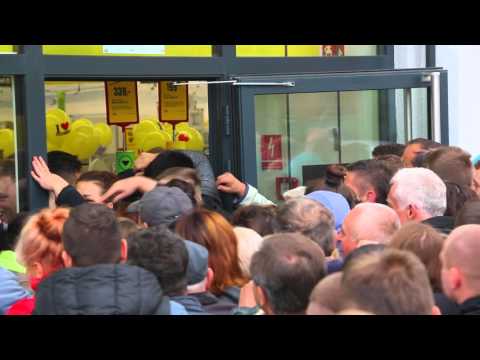 Krosno: Otwarcie Parku Handlowego Krosno - szturm na Media Expert