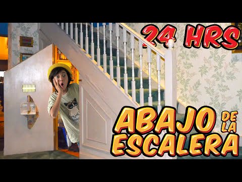 Paso 24 HORAS Viviendo ABAJO de la ESCALERA