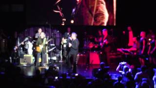 James Montgomery GE Smith Sen. Scott Brown doing Look over Yonders Wall