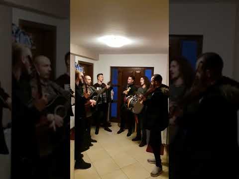 Grupul de colindatori ArtEco - Galbena gutuie (Nica Zaharia)