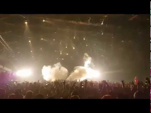 Carl Cox dropping Phutek -  'Prodigious' at TImewarp 2017