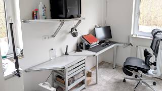 Cyberpunk room build - Desk